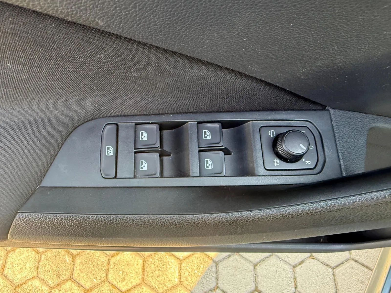 škoda kamiq 1,0 tsi, pdc, navi, tempomat, 4x garancija!!! - slika 19