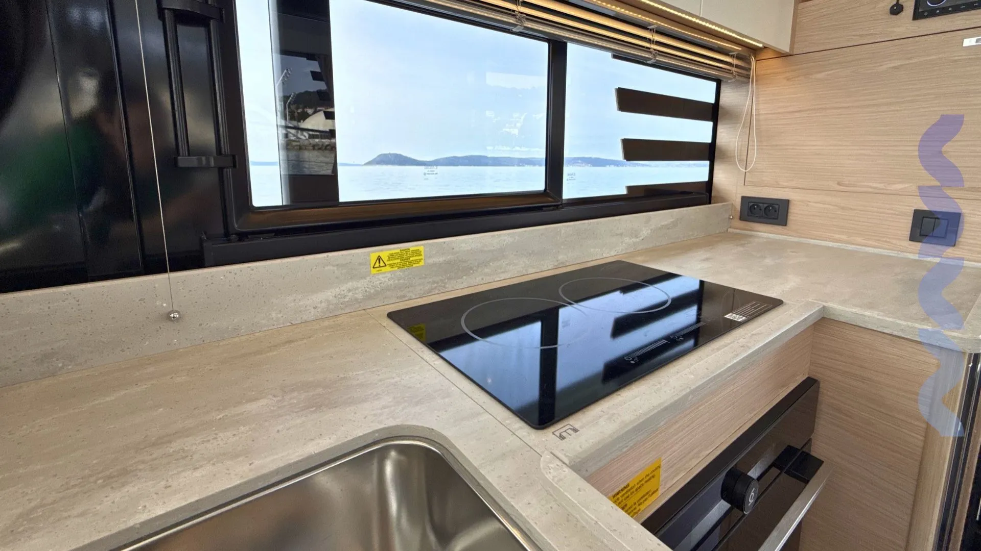 swift trawler 37 - premijera 2026 - slika 16
