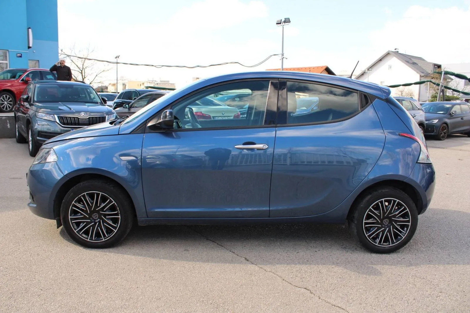 lancia y 1.0 hybrid - slika 13