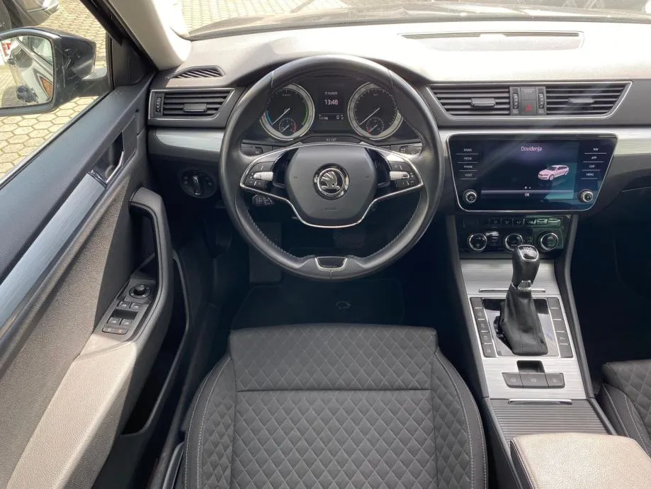 škoda superb combi 1,4 tsi plug-in hybrid executive dsg 4xgarancije - slika 13