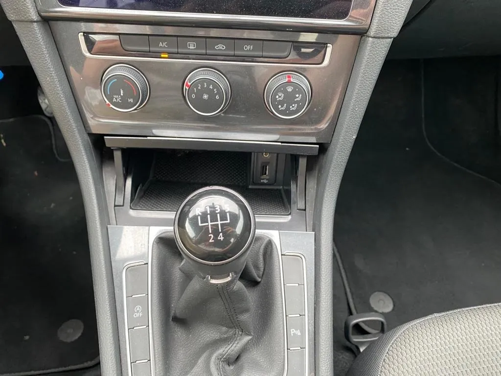 vw golf 7 variant 1,6 tdi, radar, klima, 4 x garancija ! - slika 19