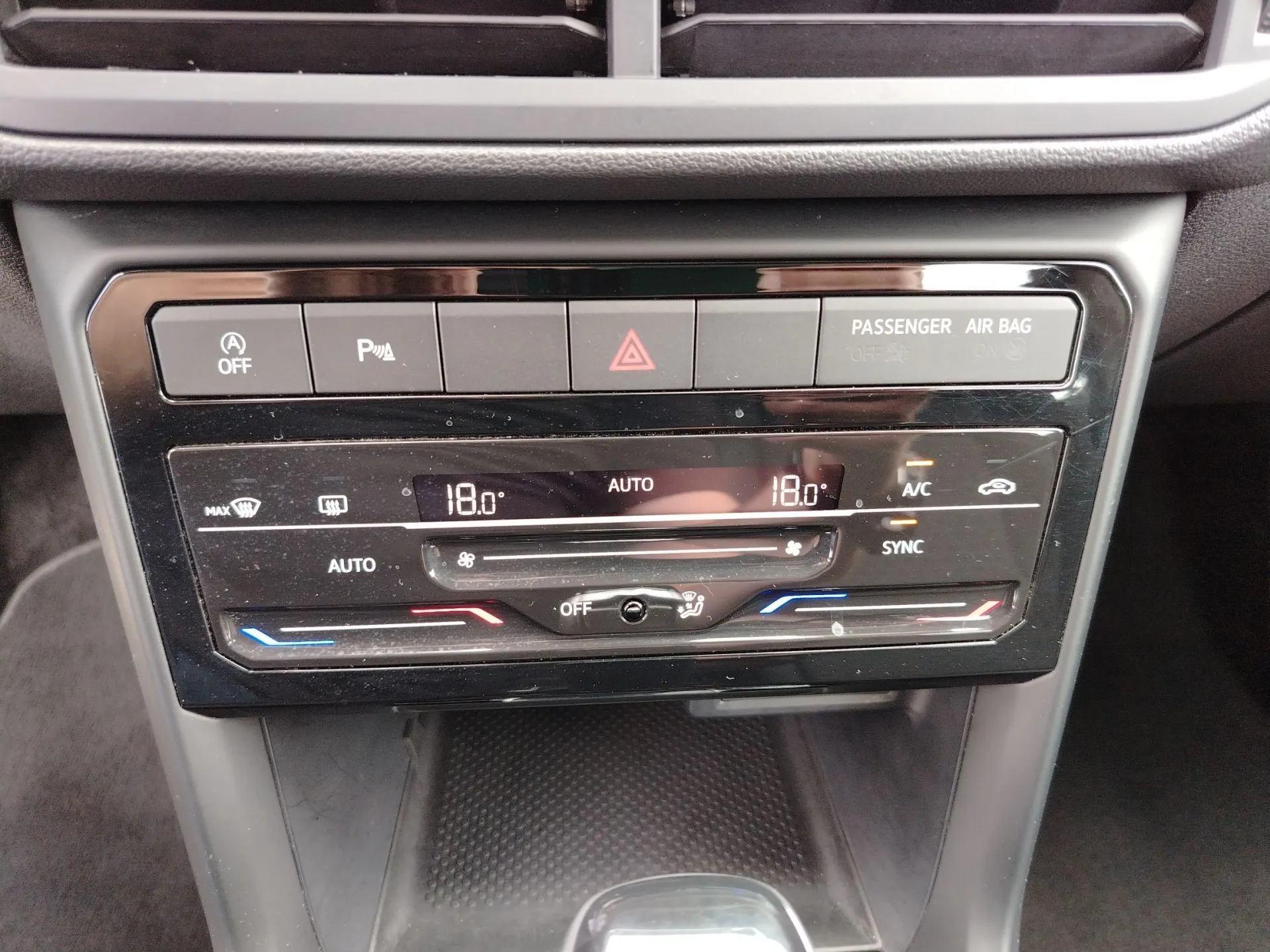 vw t-cross 1.0 tsi dsg life business - slika 14