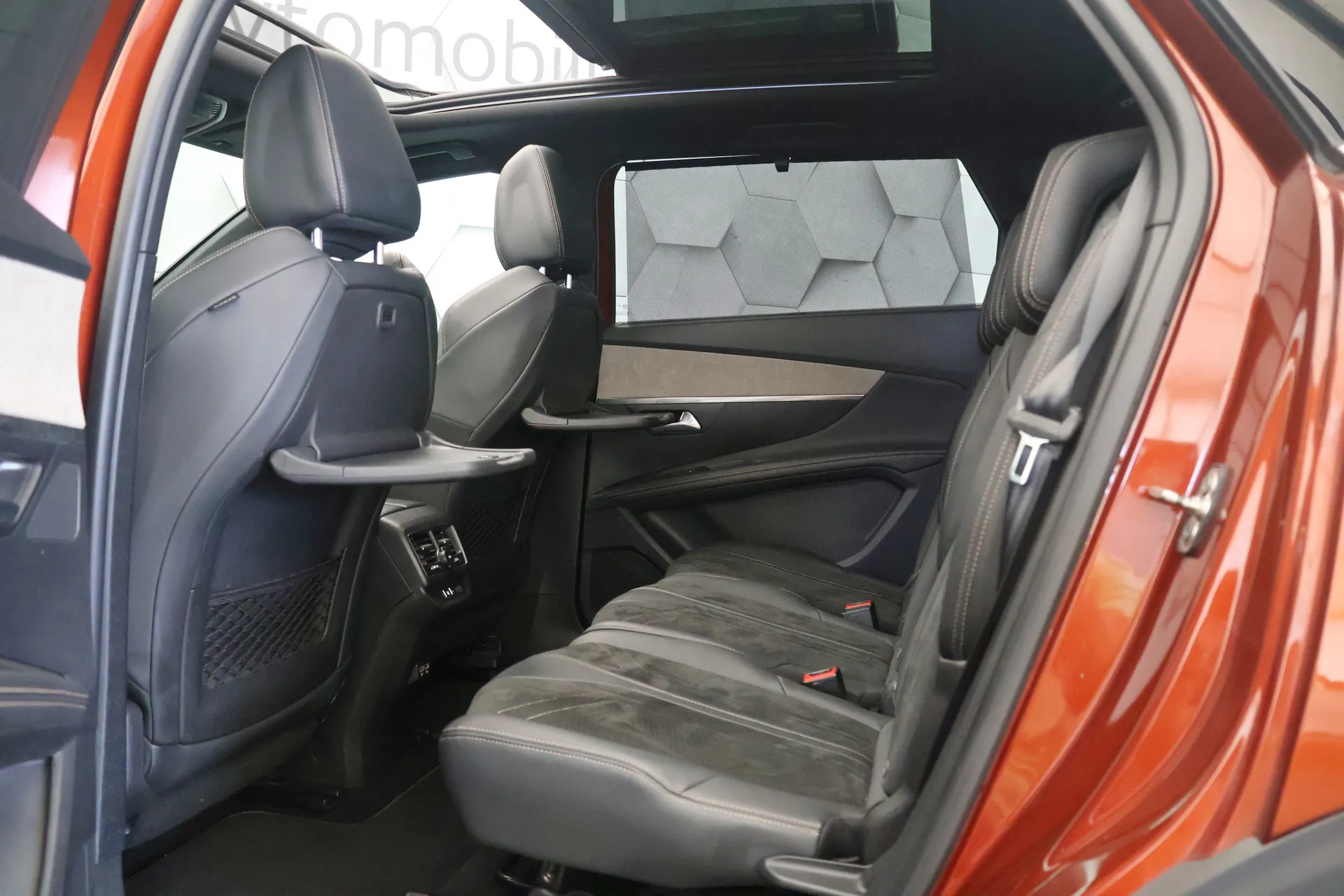 peugeot 5008 2.0bluehdi at8 gt-line 180km pano led dab 7sejedala - slika 10