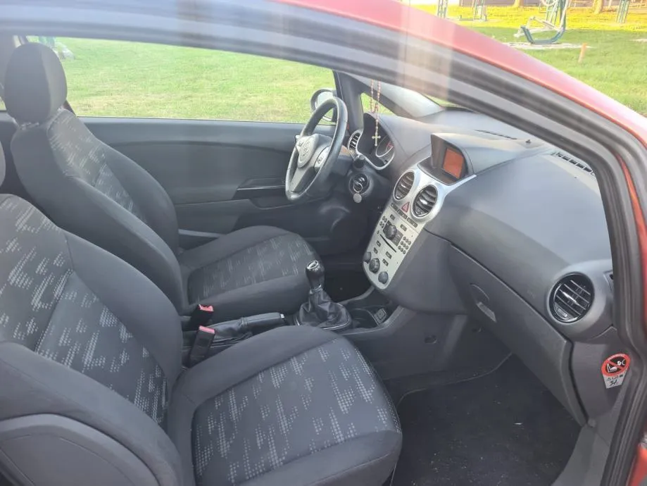 opel corsa 1,7 cdti,2011 god, 250000 km ,kartice - slika 8