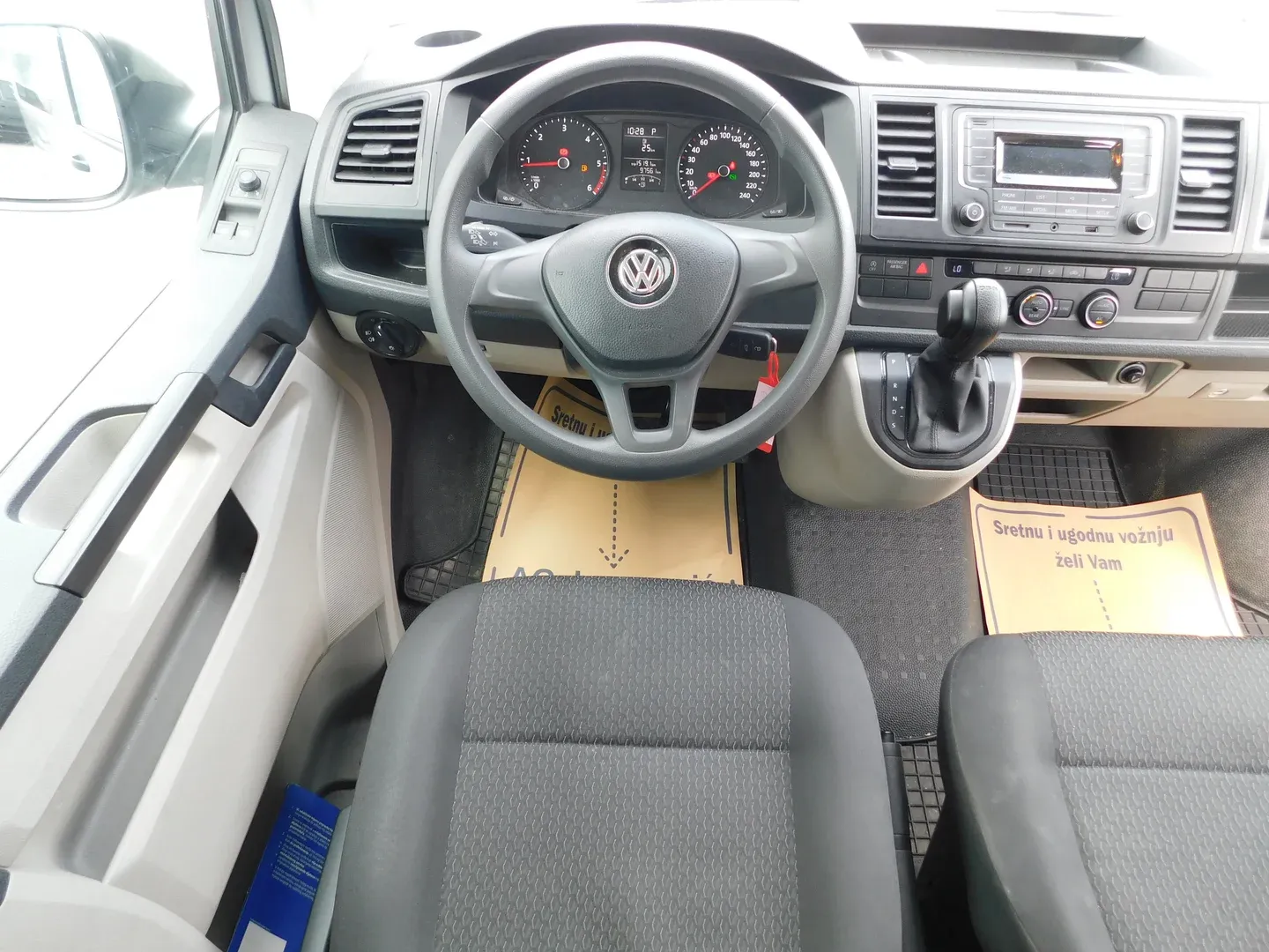 09910 vw caravelle trendline 2.0 tdi dsg - slika 9