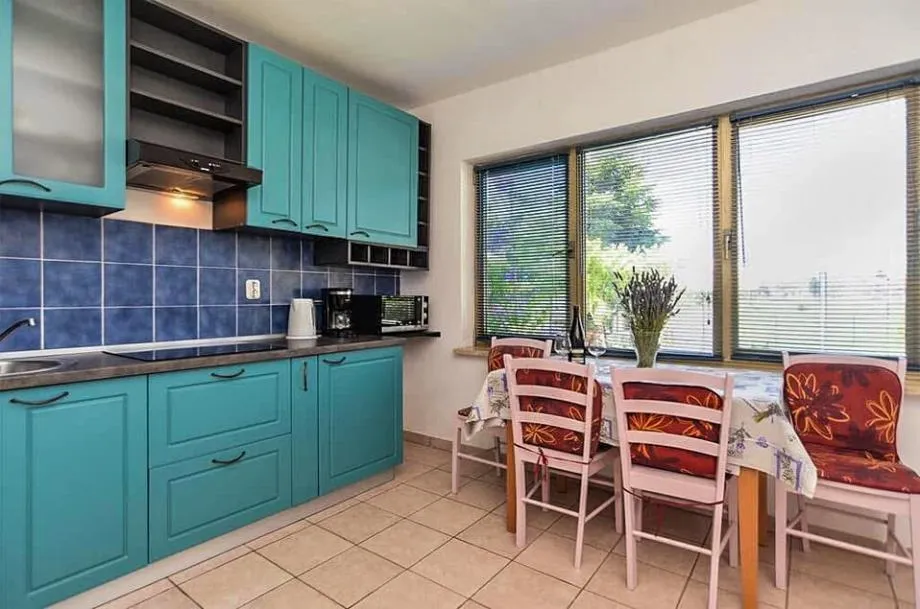 fažana-turistička nekretnina s 7 apartmana i bazenom - slika 13