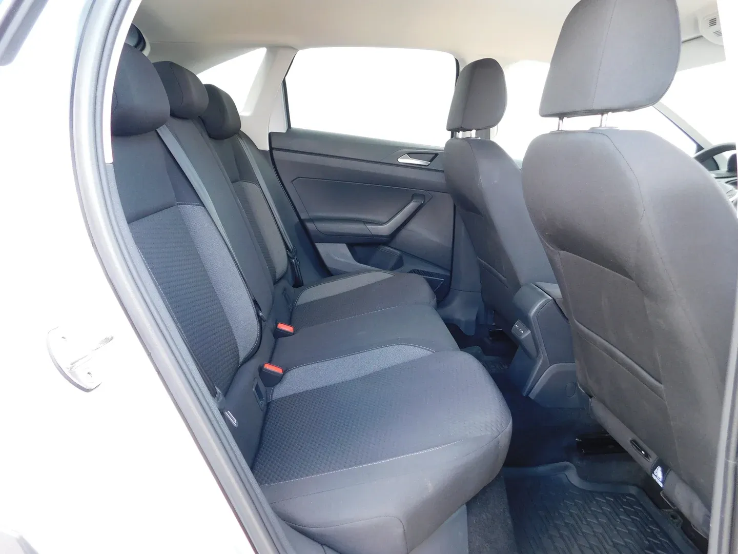10534 volkswagen taigo 1.0 tsi life - slika 13