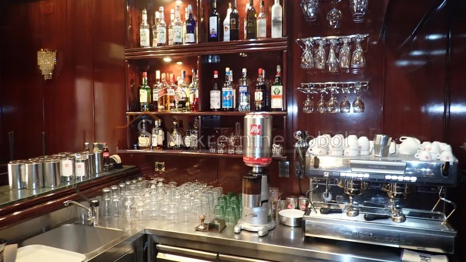 RIJEKA,CENTAR,POSLOVNI PROSTOR,23.00M2 Prodaja