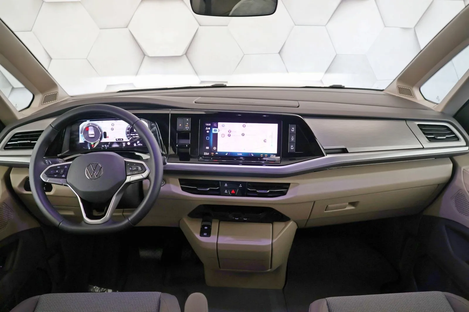 volkswagen multivan t7 n1 l2 2.0tdi dsg edition iq matrix el.klizna vr - slika 9