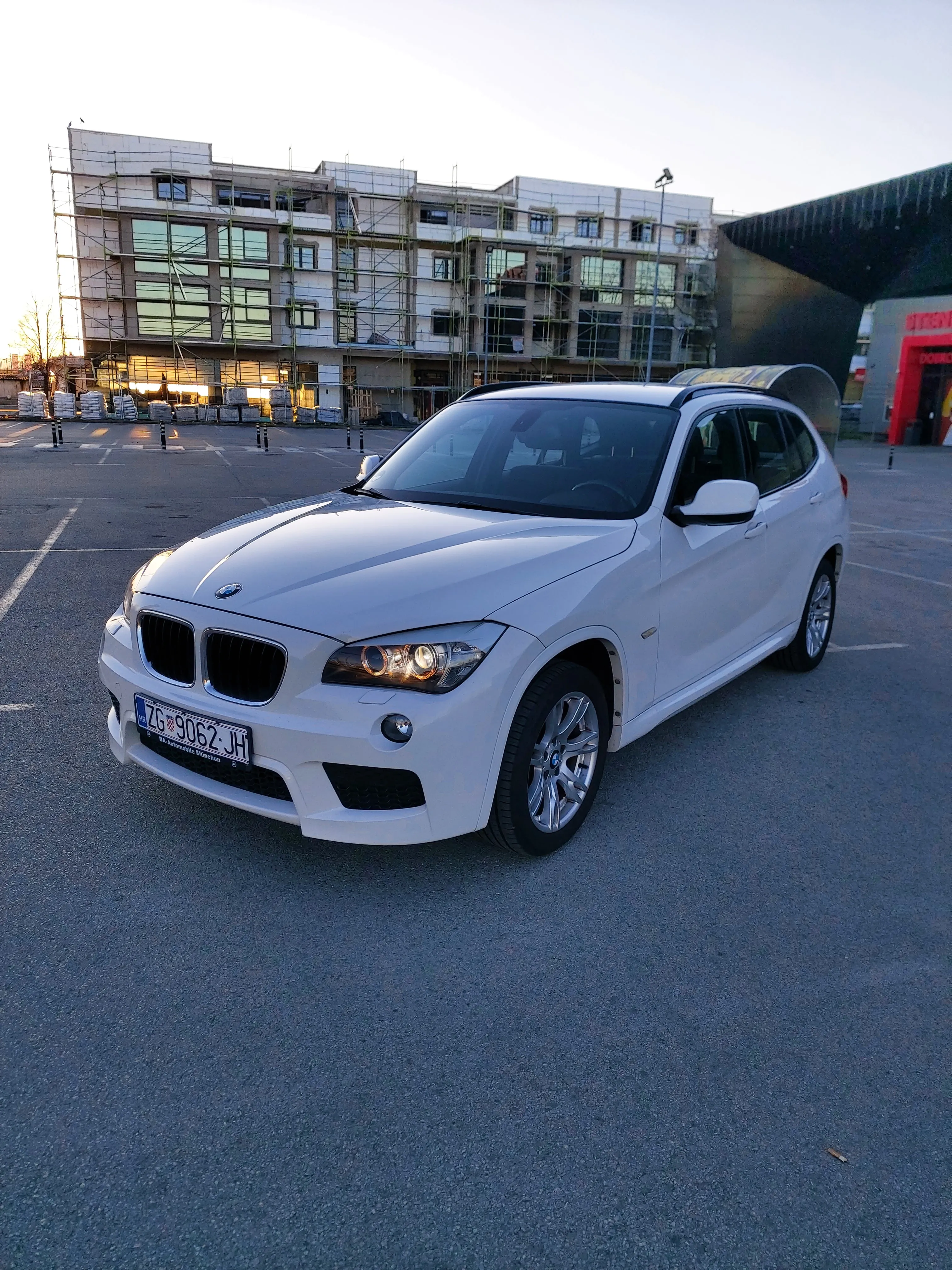 bmw x1 sdrive 18d 105 kw m-paket alcantara xenon 166 000km top stanje - slika 18