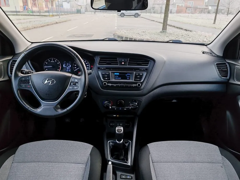 hyundai i20 , 162000 km, 2015 god, katice 24/36 rata - slika 13