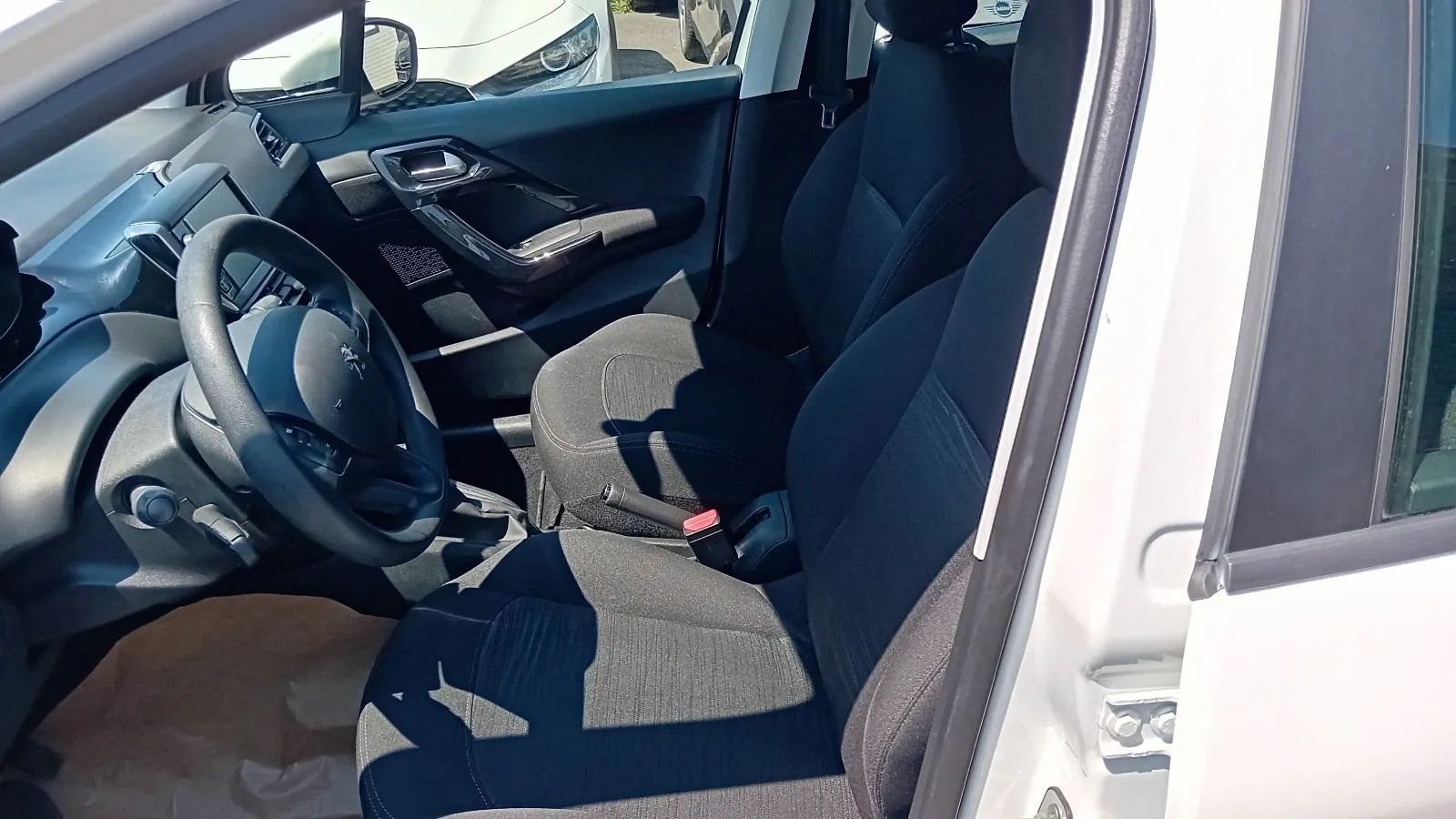 peugeot 208 1,5 bluehdi,n1,do2god jamstva,vozilo u sustavu pdv-a - slika 10