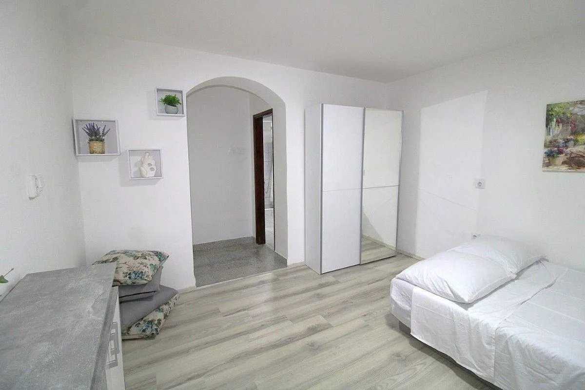 poreč- prilika -dva stana u jednom (prodaja) - slika 14