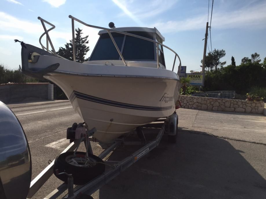fisherman sa kabinom white sark 226 – moguca zamjena za veci - slika 5