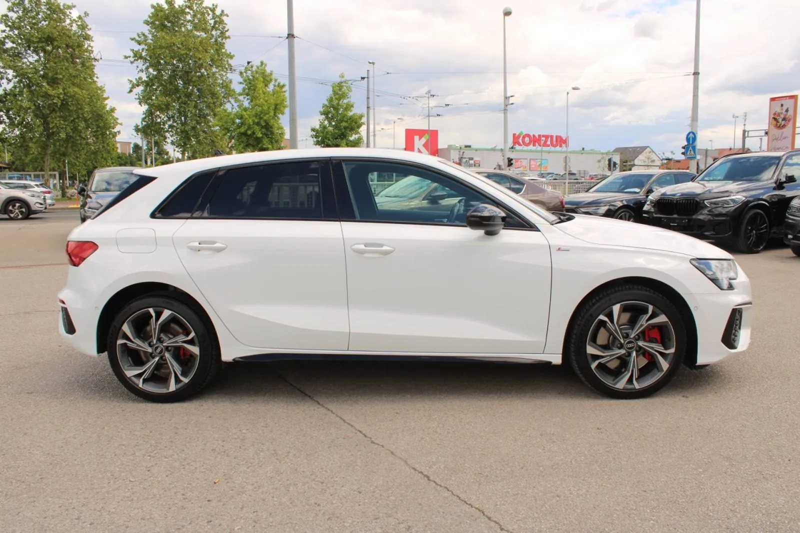 audi a3 45 tfsi e s-tronic s-line *virtual, led, navigacija* - slika 4
