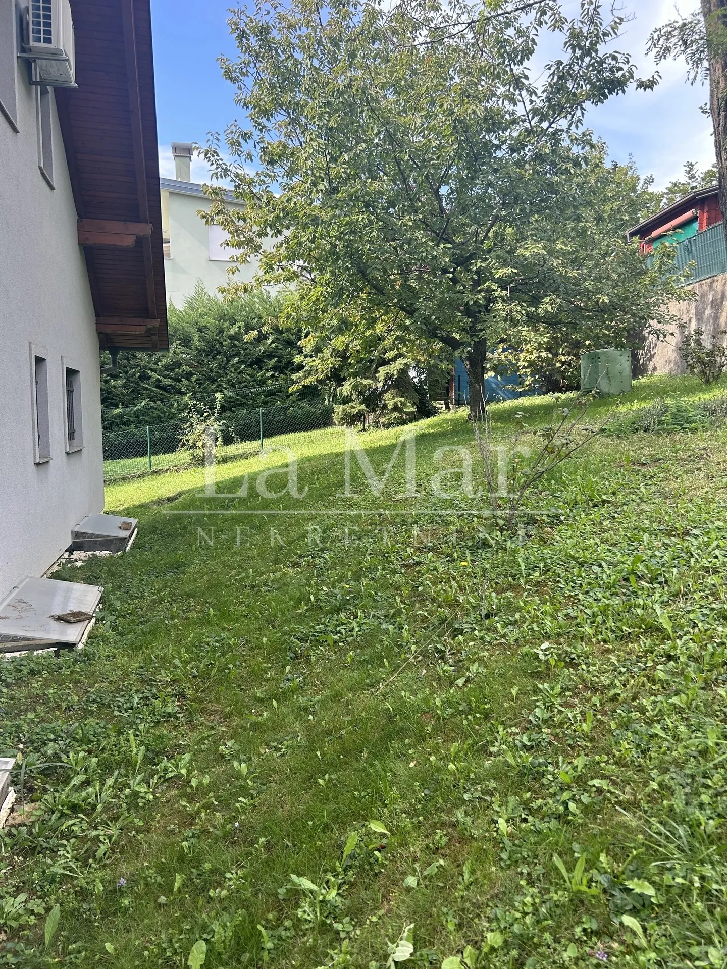 borčec, obiteljska kuća 327m2,s prekrasnim pogledom i okućnicom - slika 17