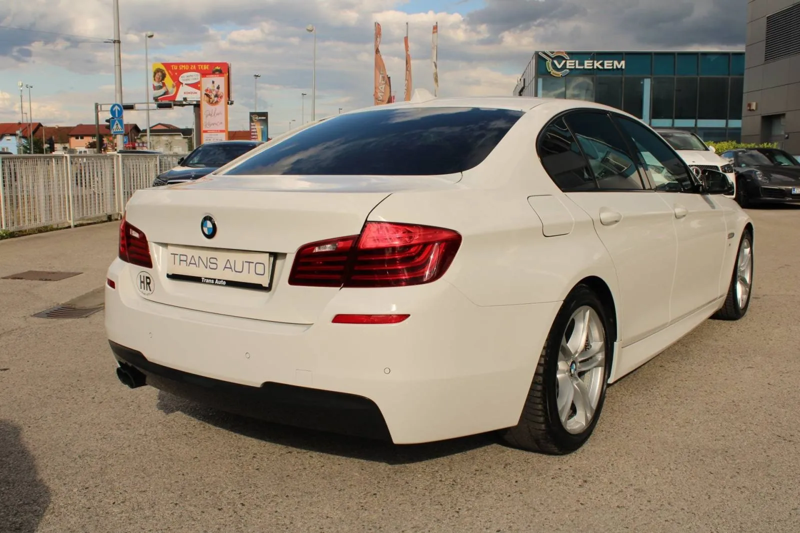 bmw serija 5 520d automatik m-paket *navigacija* - slika 5