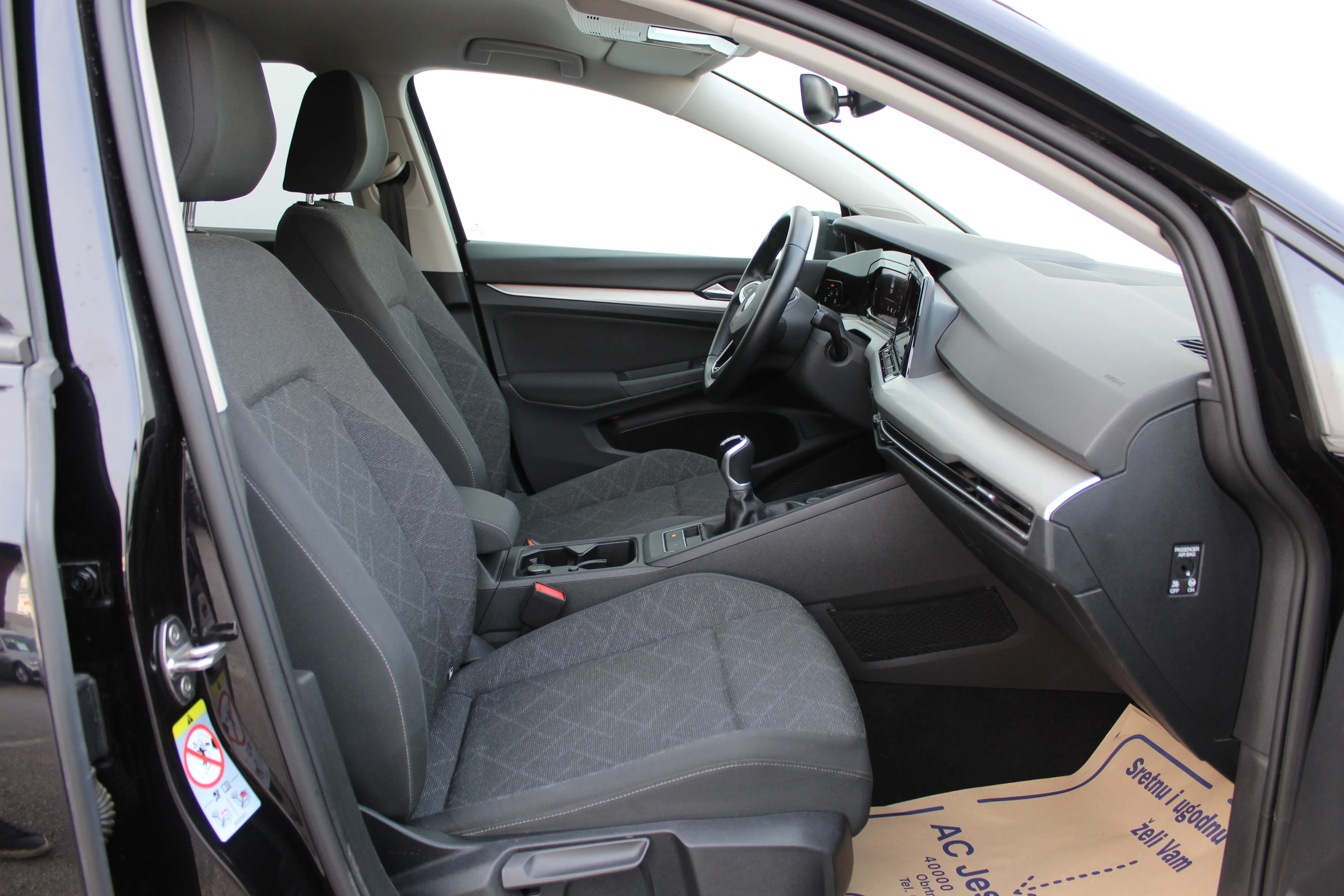 12978 volkswagen golf 2.0 tdi life - slika 11