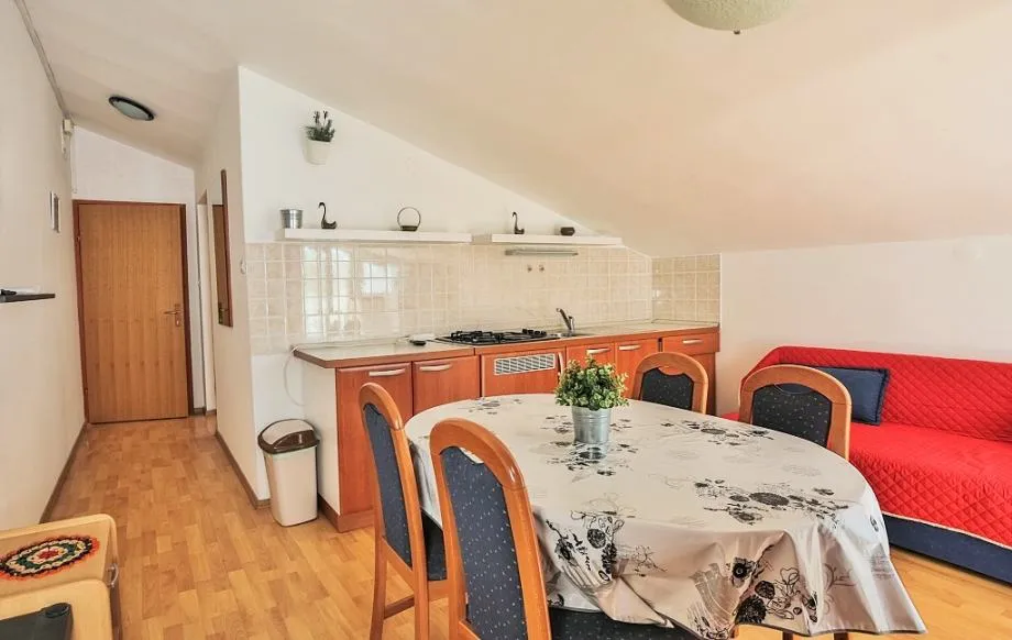 stan: novi vinodolski, 30,47 m2 jednoiposobni apartman, 100 m od mora - slika 2