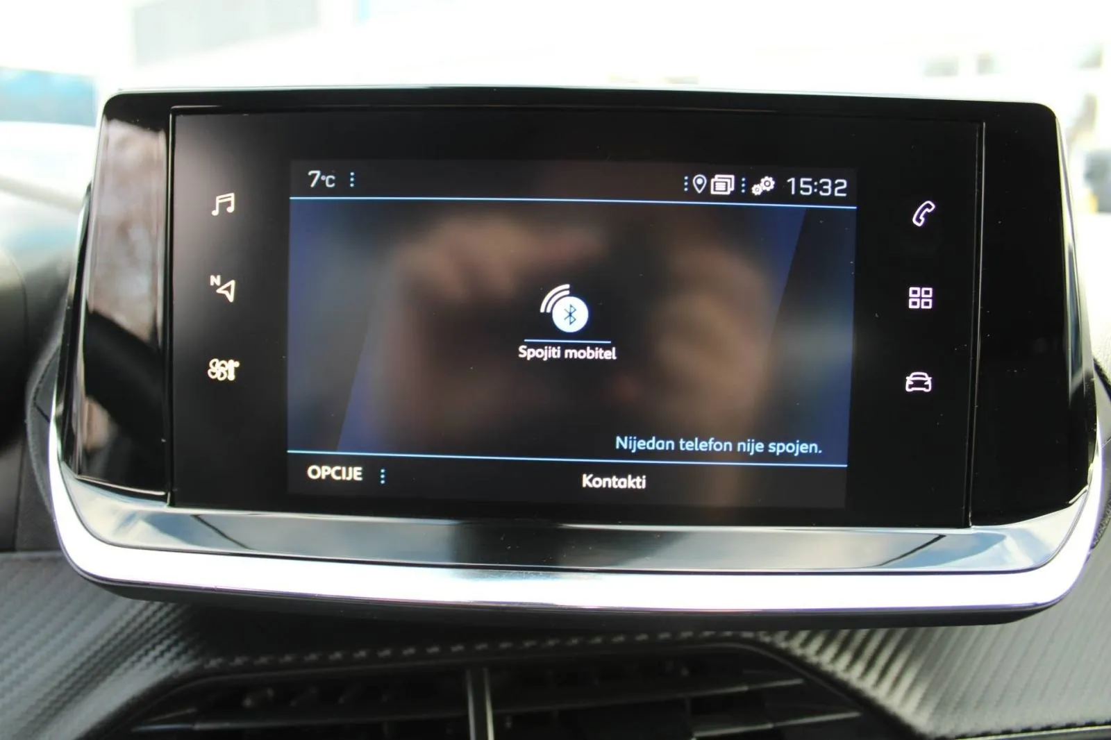 peugeot 2008 1.2 puretech automatik allure *led, navigacija* - slika 21