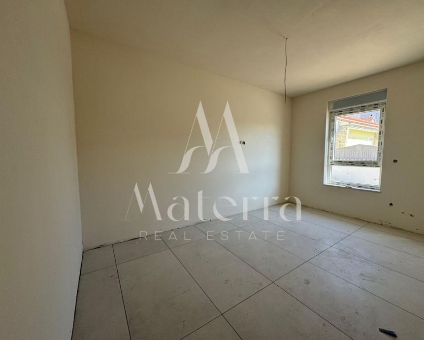 vodice, stan s3 - 91,17m2, prizemlje, veliki vrt, 400m od plaže - slika 7
