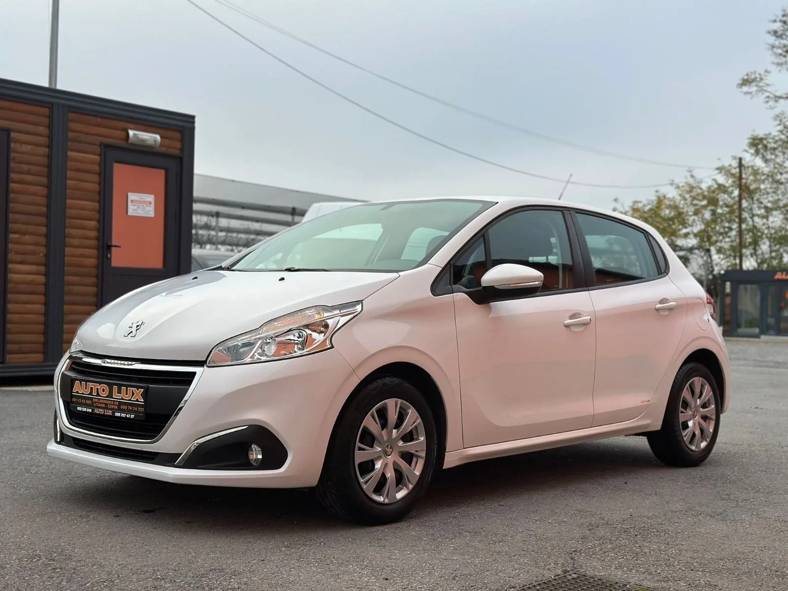 peugeot 208 1,2 puretech •2019.g.•navi•leasing 6 godina• - slika 3
