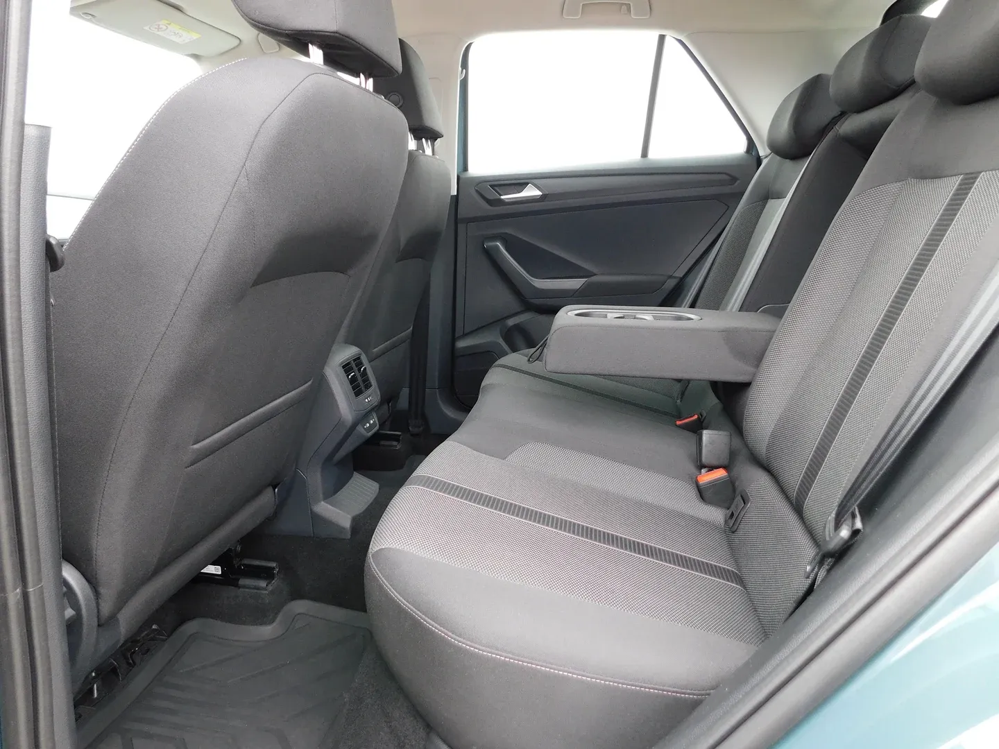 10453 volkswagen t-roc 1.0 tsi life - slika 11