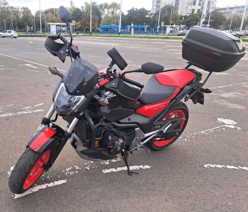 honda nc750 sa, sa puno dodatne opreme, povoljno prodajem - slika 17
