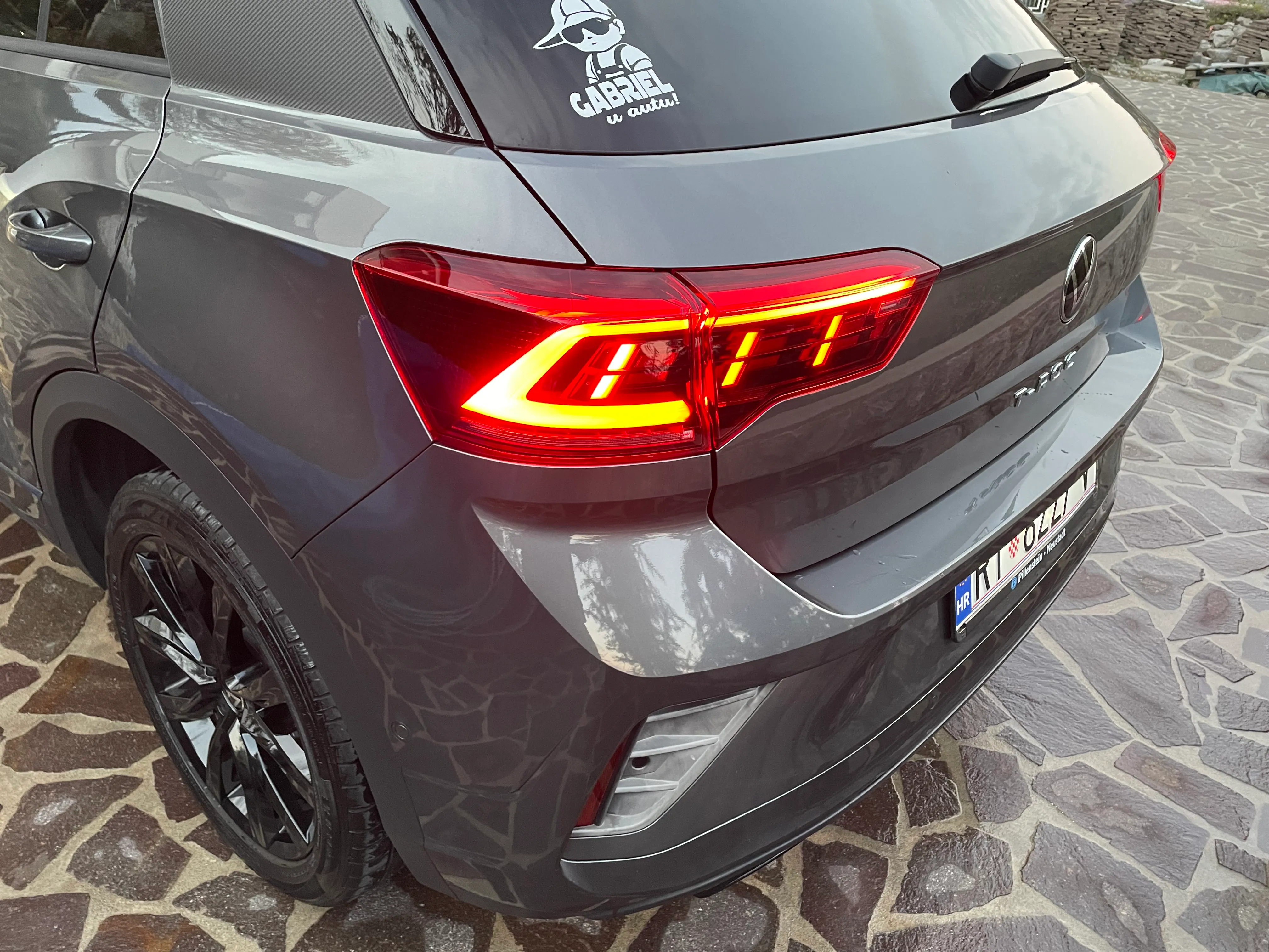 vw t-roc 1.5 tsi,dsg,r-line,black,matrix,iq,kamera - slika 14