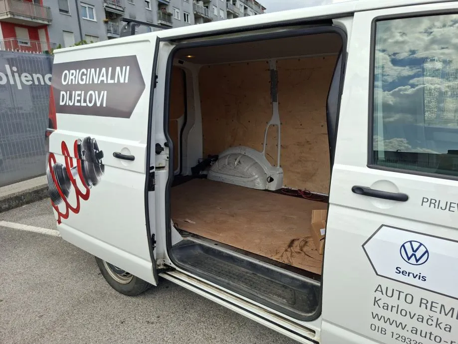 vw transporter t6 2.0 tdi 150ks furgon, 2019 god. - slika 12