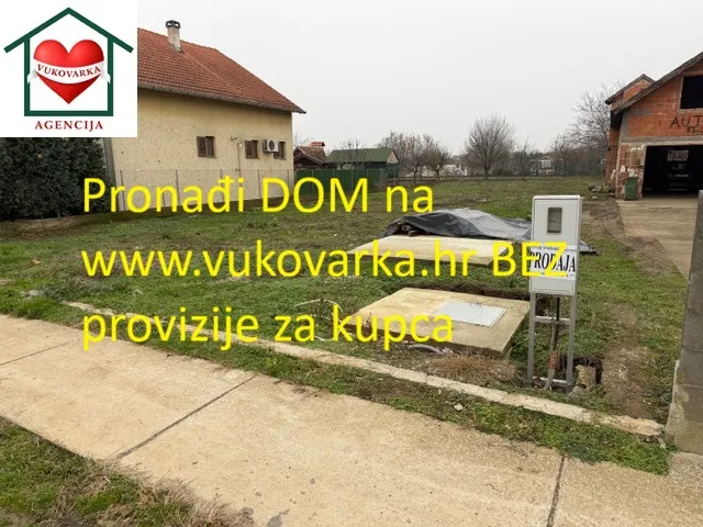 Vukovar Čakovečka 167, građe. zem. 616 m2, ima struju i vodu