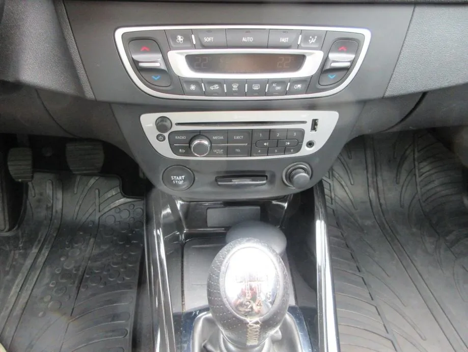 renault megane classic 1,6 dci 131 ks;bose;xenon;koža;kamera;pdc;temp - slika 23