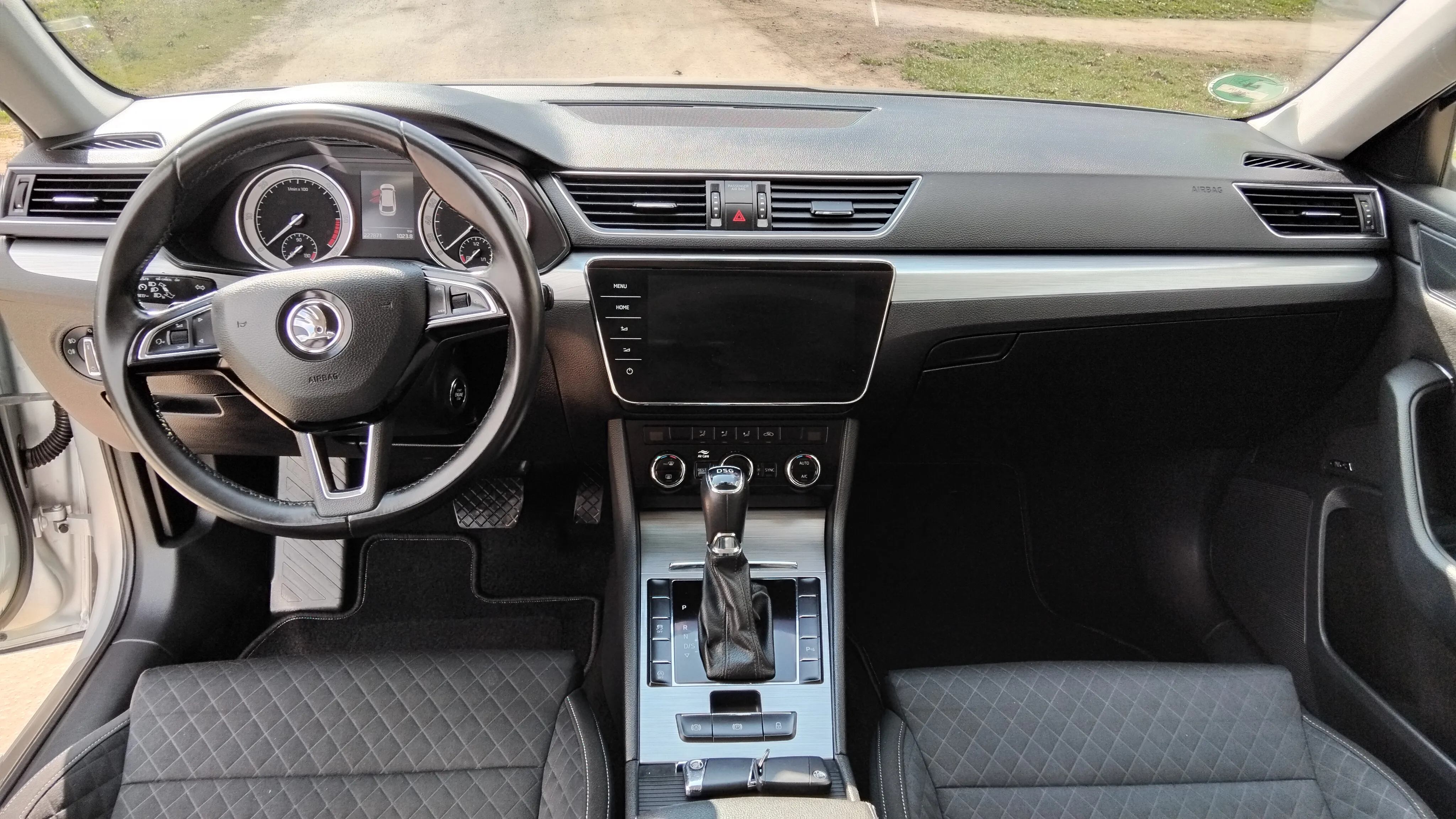 škoda superb combi 2,0tdi dsg, 2020god.140kw, 190ks - slika 12