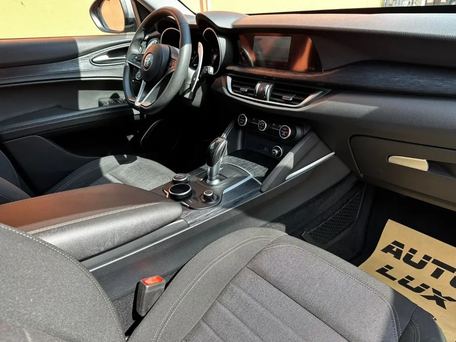 alfa romeo stelvio 2,2 d automat •2019.g.•q4•kamera•190ks•leasing• - slika 11