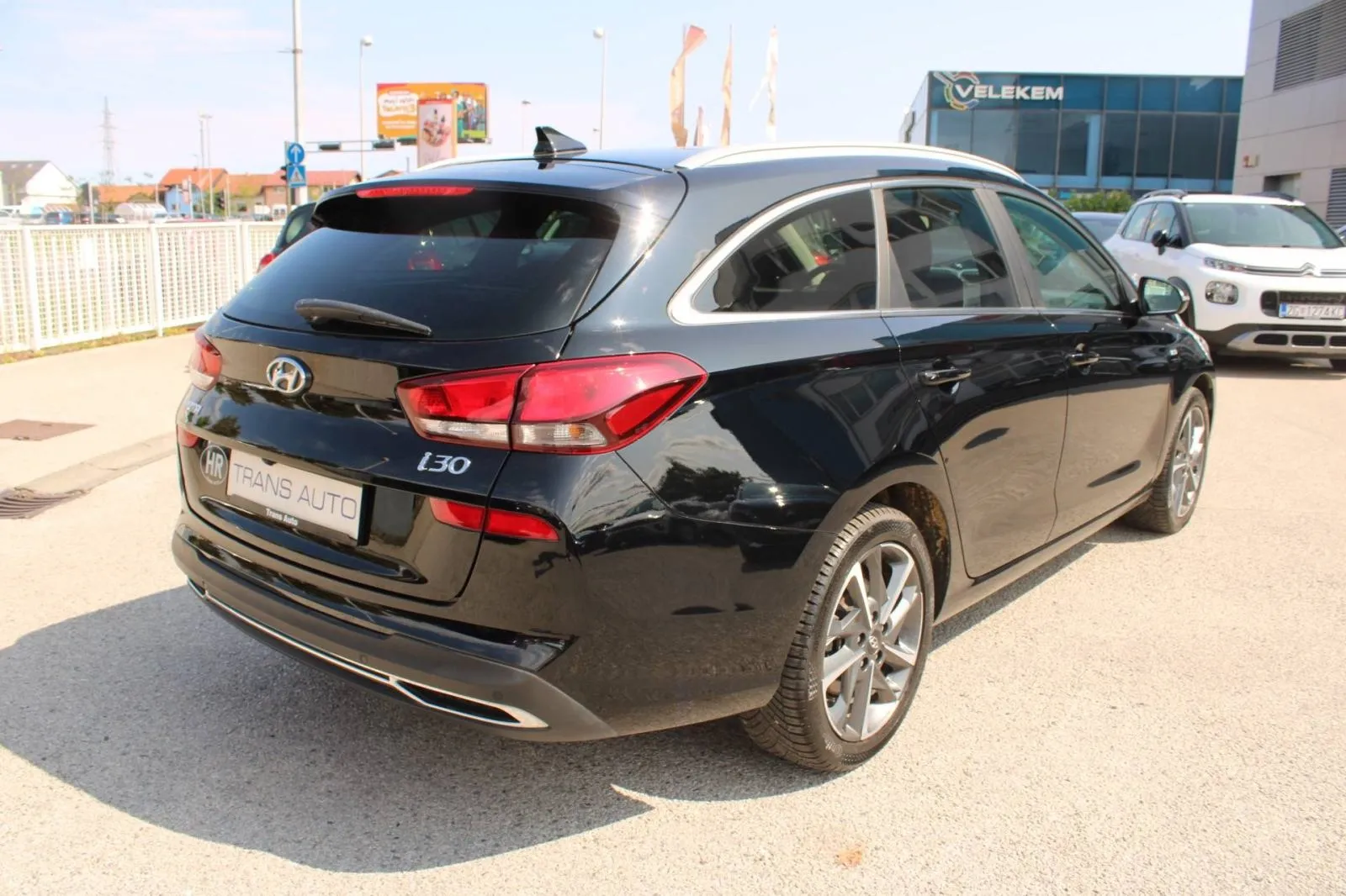 hyundai i30 karavan 1.0 t-gdi automatik *navigacija,kamera* - slika 5