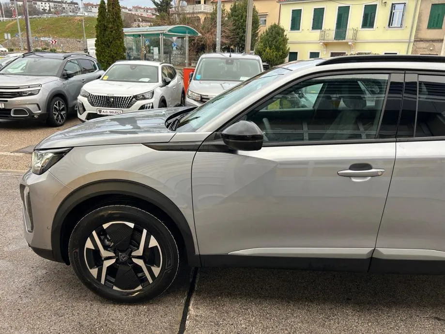 peugeot 2008 allure puretech 100 - slika 7