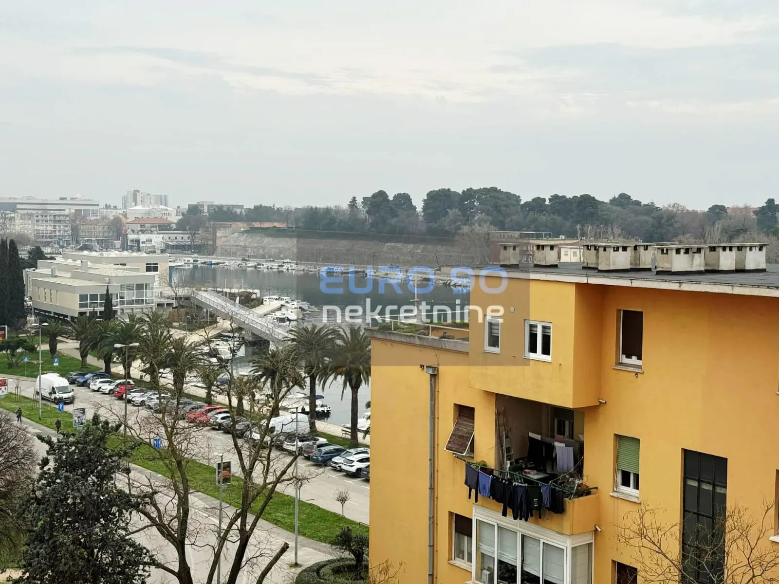 zadar/branimirova obala-renoviran dvosoban stan s liftom,60m2,lokacija - slika 16