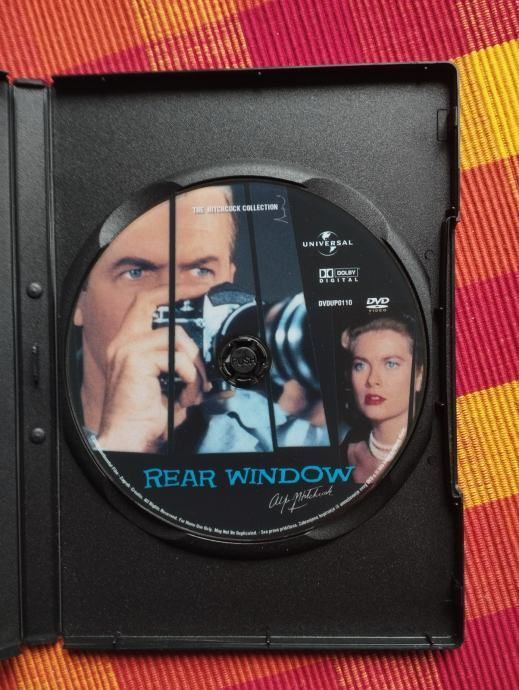 prozor u dvorište / rear window - slika 2