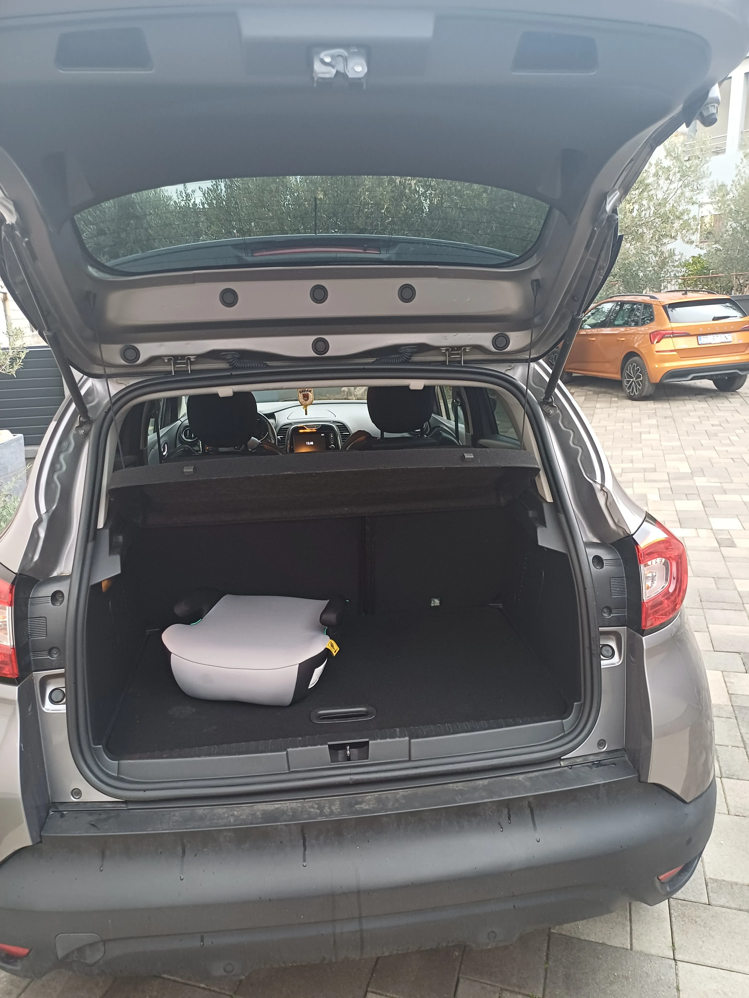 prodaje se renault captur 1.5 dci - slika 9