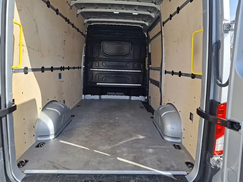 volkswagen crafter 2.0 tdi*140ks*automatik*klima*webasto*krovni nosači - slika 8