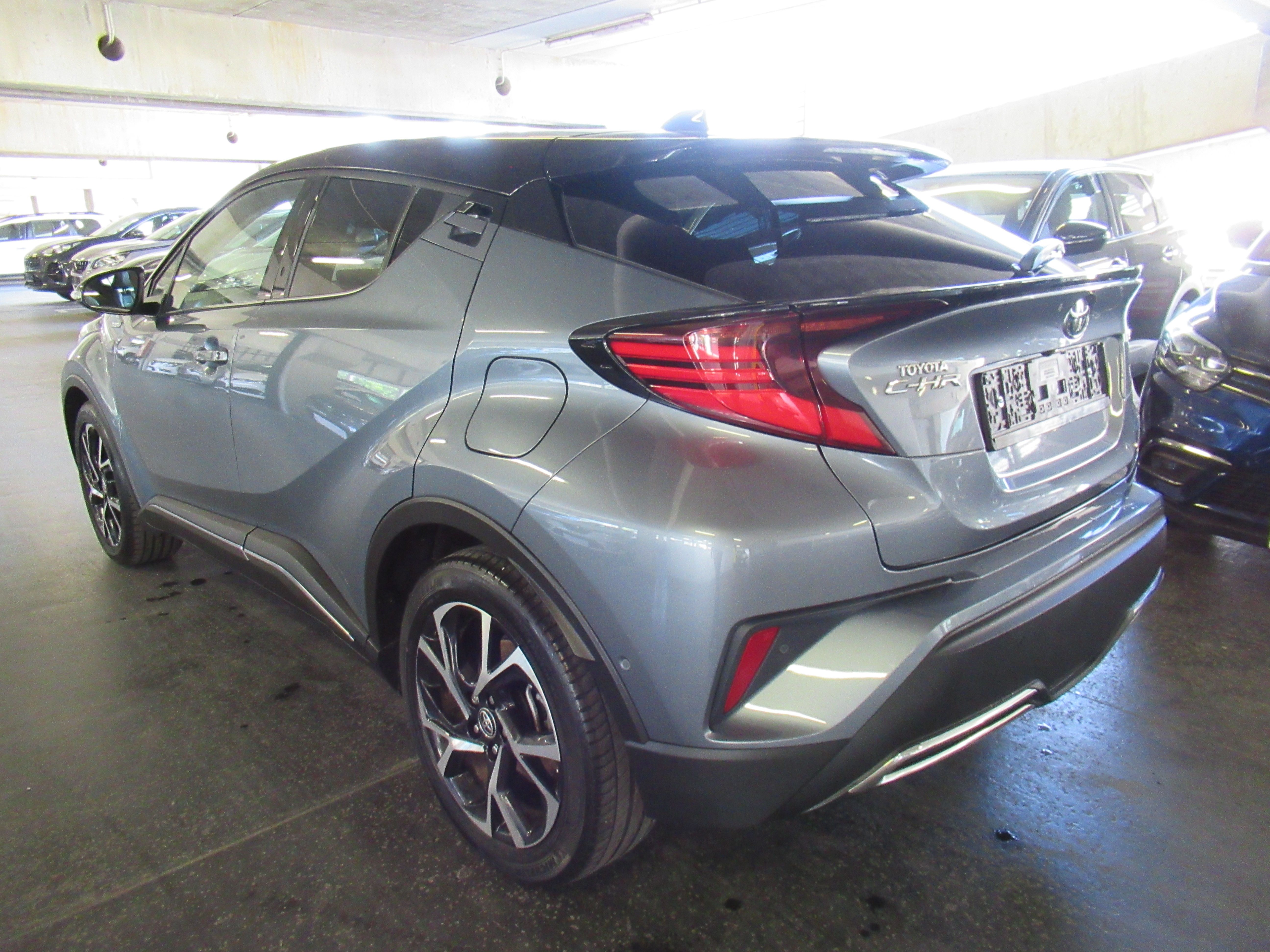 toyota c-hr 2.0 hibrid chic 184 km - slika 4