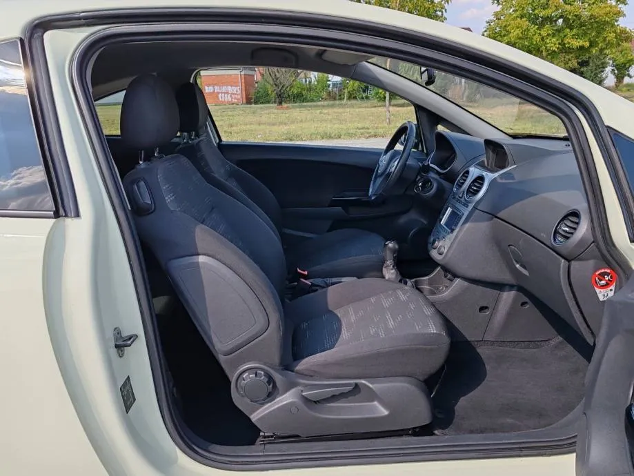 opel corsa 1,3 cdti,2011 god,143000 km,kartice - slika 10