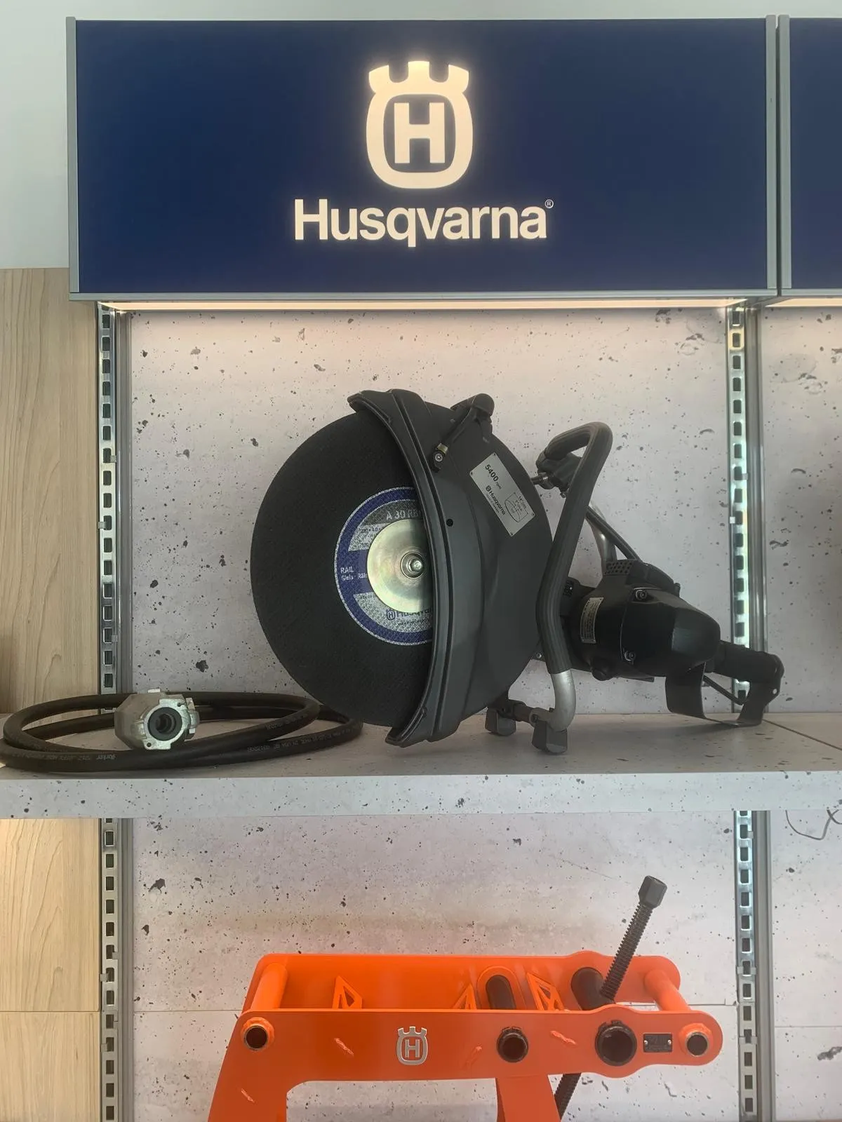 pneumatska ručna rezačica husqvarna k40 - slika 2