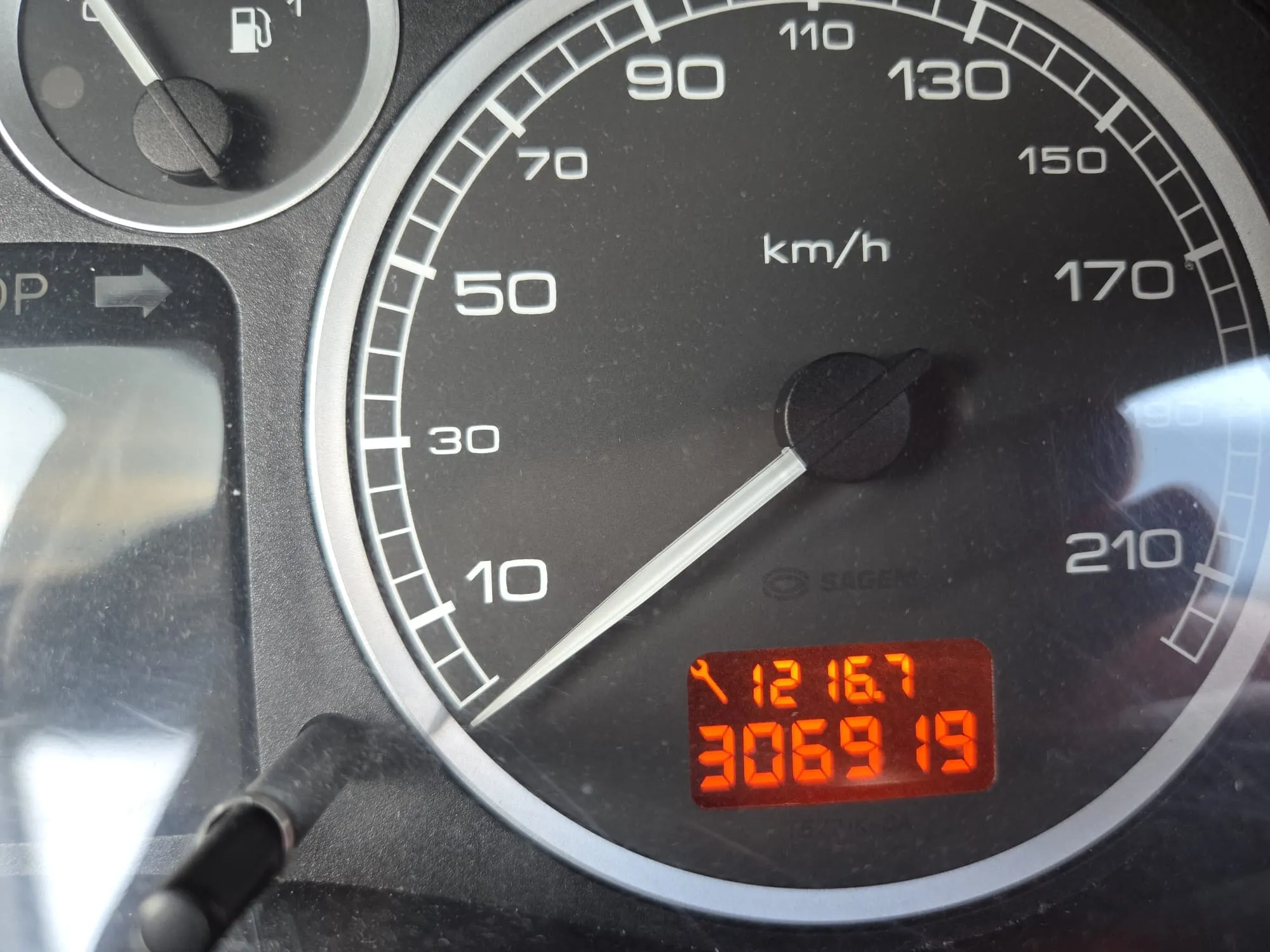 peugeot 307 1.4 hdi 2005. godište - 1. vlasnik - redovno održavan - slika 9