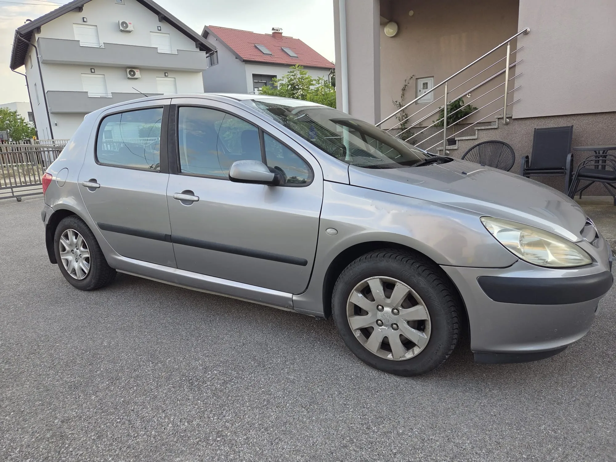 peugeot 307 1.4 hdi 2005. godište - 1. vlasnik - redovno održavan - slika 4