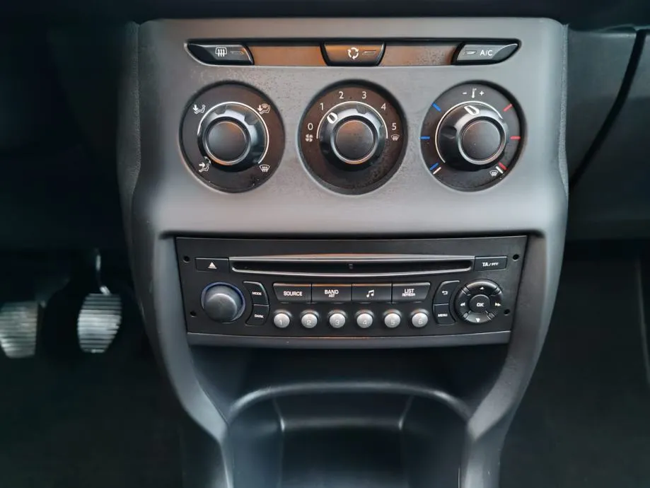 citroën c3 1,2 vti "'samo""16000" km, 2017 god, kartice 24/36 - slika 14