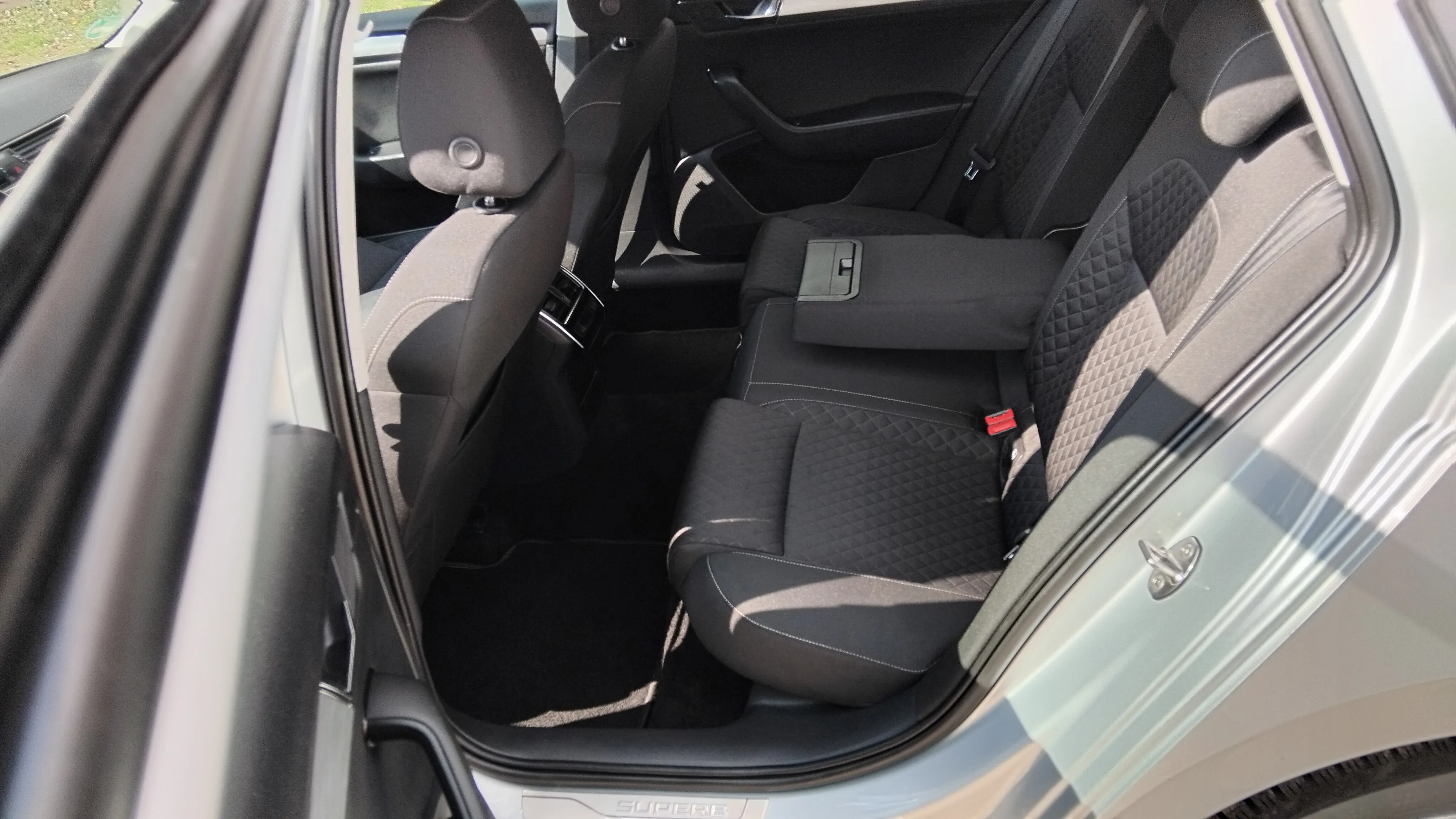 škoda superb combi 2,0tdi dsg, 2020god.140kw, 190ks - slika 14