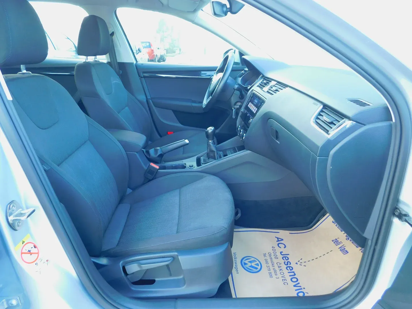 05884 škoda octavia combi style 1.6 tdi - slika 11