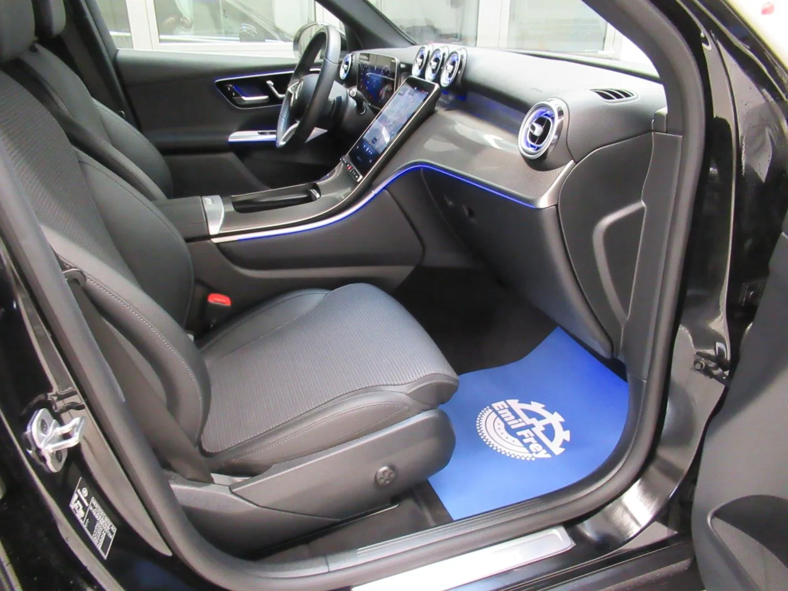 mercedes-benz glc 220 d 4matic avantgarde advanced plus - slika 11