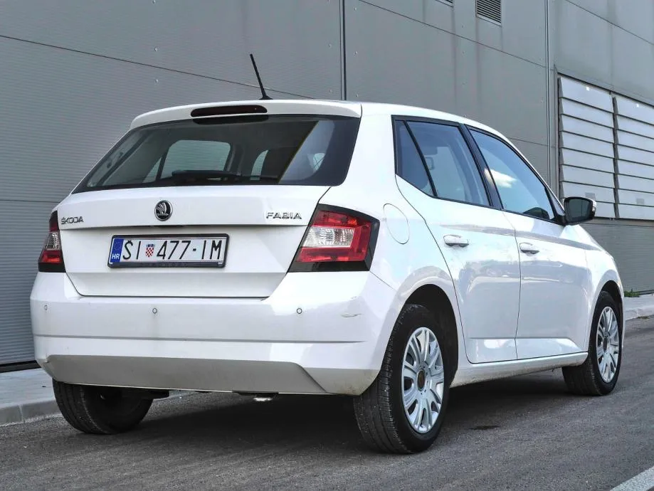škoda fabia 1.4 tdi | registriran do 08/2026 - slika 7